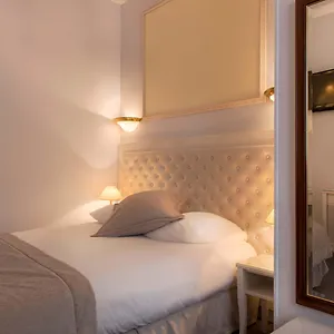 Princesse Caroline Hotel Paris